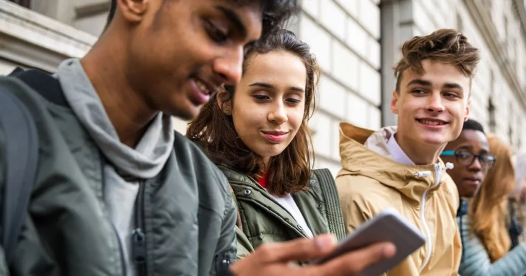 Strategi Meningkatkan Literasi Digital